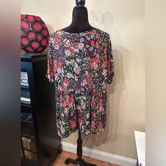 EUC Torrid Black Floral Textured Stretch Rayon Babydoll - Size 3 - Picture 8 of 10